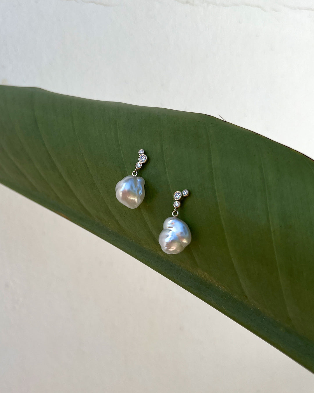 Elysia Ethereal Pearl Earring